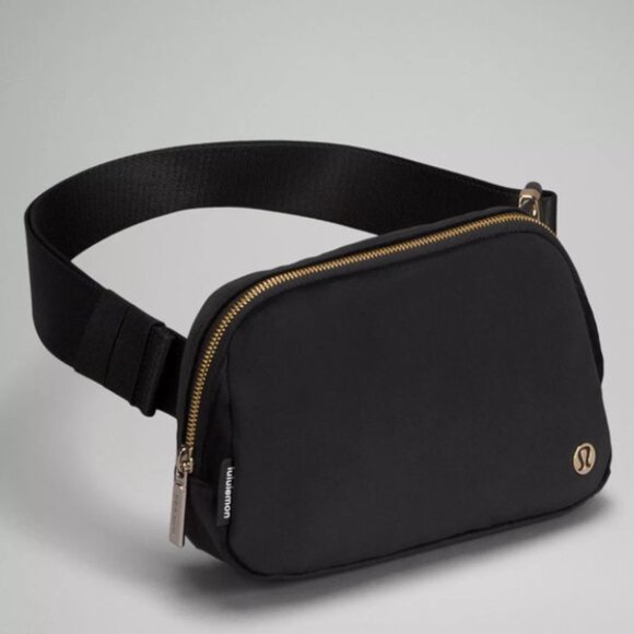 RARE Lululemon Everywhere Belt Bag 1L Velour Black/Gold - Picture 1 of 7